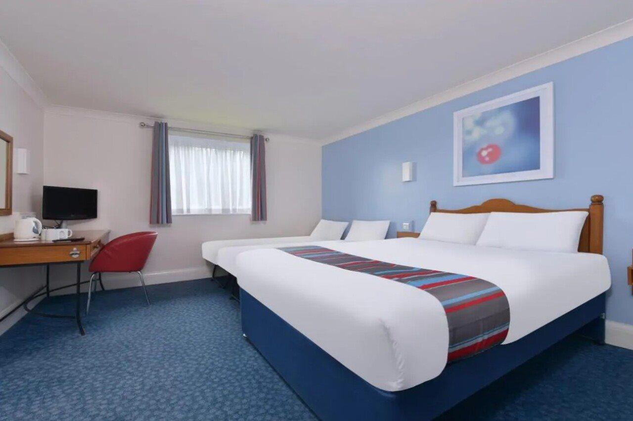Otel Travelodge Cardiff Airport Barry